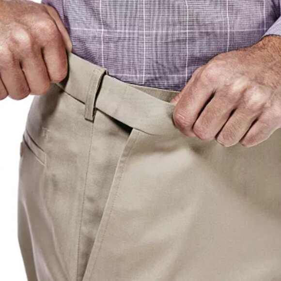 Men's Haggar Classic Fit Stretch Twill Pants, Medium Khaki, 44Wx32L, NWT - Picture 4 of 15